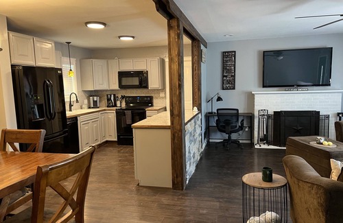 Twin Falls Casa | Rustic 2 bed home *pet friendly*