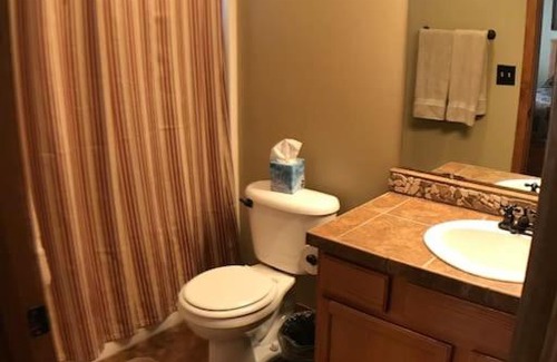Big Sky Apartamento | Rustic 2 BR Mountain View-walk to resort