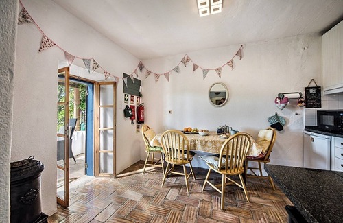 Fonte do Bispo Casa | Rustic 3-bedroom Country Retreat With Pool, Free Wi-fi, and Breathtaking Views