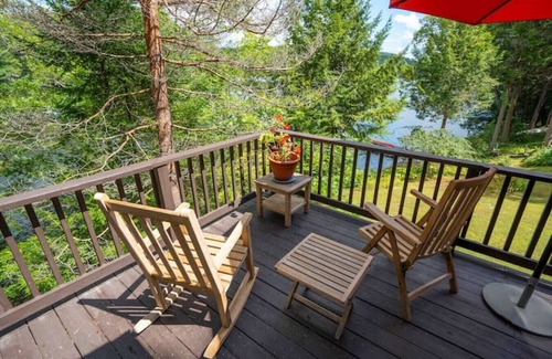 Monterey Casa | Rustic 3bd Lake Front Country Cottage