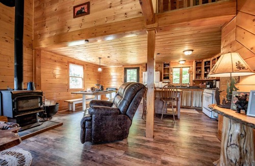 Canaan Cabina | Rustic 3BR Cabin OFF-GRID Cabin
