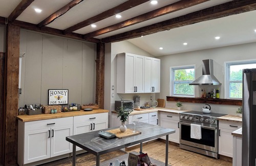 Hinsdale Otro | Rustic 4-bedroom farmhouse in bucolic Hinsdale, MA