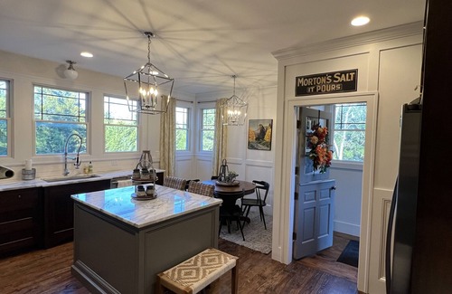 Centerville Casa | Rustic 5-Bed Barn Retreat – Sleeps 16 Fire Pit