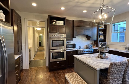Centerville Casa | Rustic 5-Bed Barn Retreat – Sleeps 16 Fire Pit