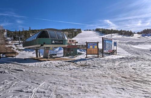 Angel Fire Apartamento | Rustic Angel Fire Condo Resort Shuttle On-Site!