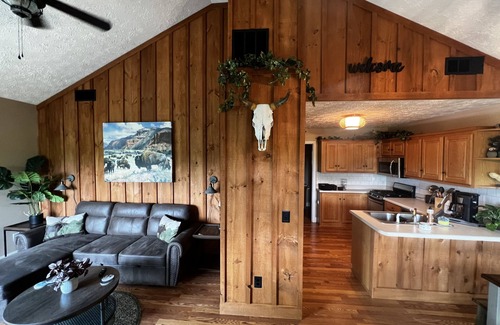 Dawsonville Apartamento | Rustic Apartment with Seasonal Mountain Views