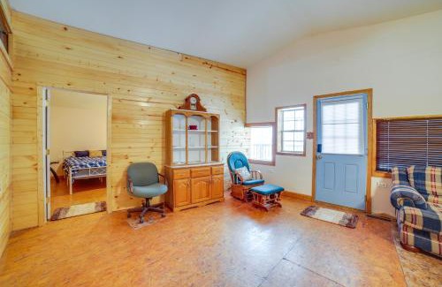 Elkhart Apartamento | Rustic Apartment with Sunset Views in Elkhart!