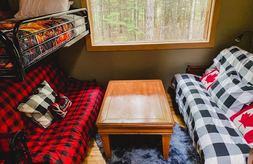 Westerose Cabina | Rustic Backwoods Cabin Getaway! Escape the Hustle!