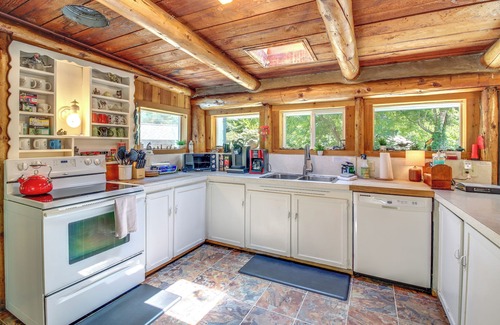 Bandon Cabina | ¡Cabaña rústica de Bandon en 5 acres de bosques!