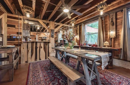 McArthur Casa | Rustic Barn Cabin on Highland Cow Farm: Hiking Trails, Hot Tub and Pool Table