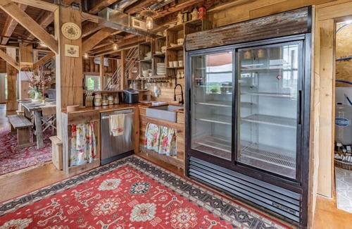McArthur Casa | Rustic Barn Cabin on Highland Cow Farm: Hiking Trails, Hot Tub and Pool Table