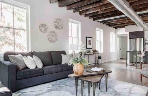 Over-the-Rhine Apartamento | RUSTIC BEAUTY/Walk to TQL Stadium/Market/