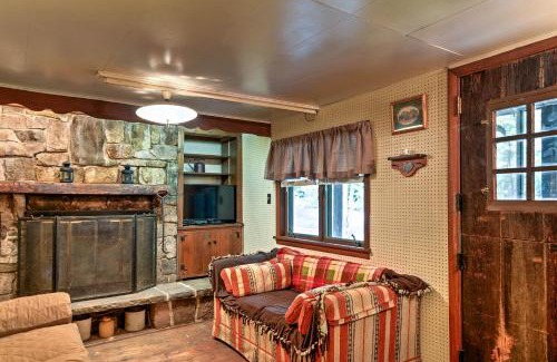 Buffalo Mills Casa | Rustic Bedford Cabin Near Hunting and Fishing