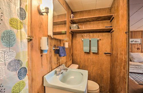 Great Barrington Casa | Rustic Berkshires Cottage at Lake Buel with Kayaks!