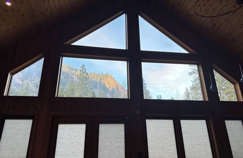 Superior Cabina | Rustic Big Sky "Cabin"