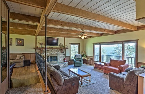 Colonial Pine Hills Casa | Rustic Black Hills Retreat with Expansive Views