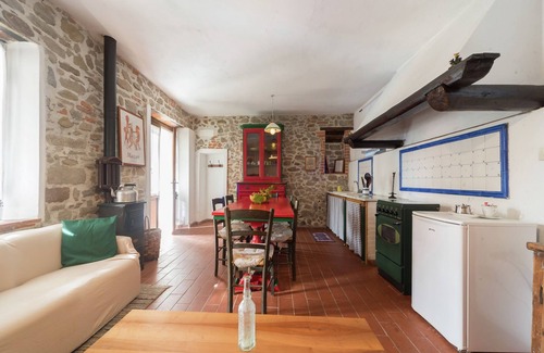 San Marcello Piteglio Chalet De Esquí | Chalet rústico con piscina