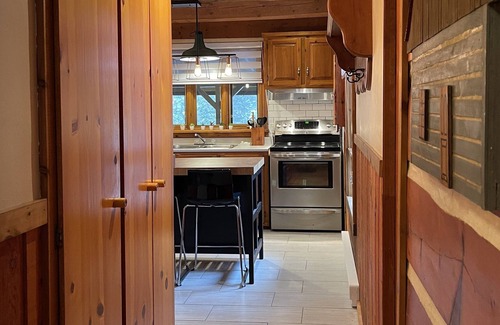 Saint-Faustin-Lac-Carre Cabina | Rustic log cabin with fireplace.