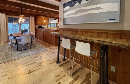Saint-Faustin-Lac-Carre Cabina | Rustic log cabin with fireplace.