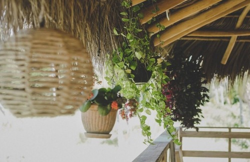 Barra de Navidad Chalet De Esquí | Cabaña rústica con piscina (Primavera)