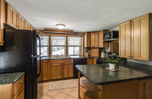 Gallatin Cabina | Rustic Cabin | 30 miles from Nashville