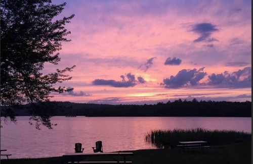 Beach Lake Casa | Rustic Cabin #7 on Private Lake