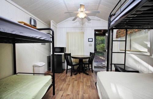 Centre Hall Cabina | Rustic Cabin 72 w/ 4 Beds