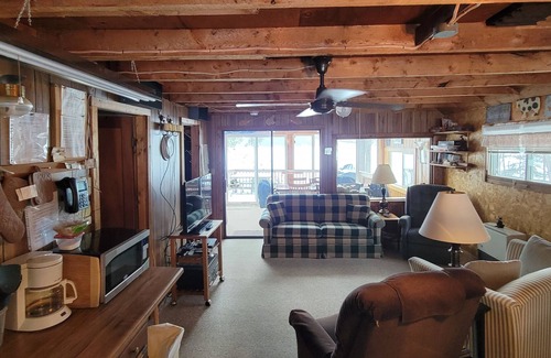Maidstone Cabina | Rustic cabin at Cricket Cove on Maidstone Lake, Vermont