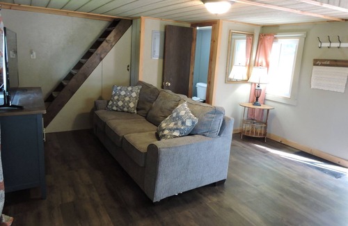 Malaga Cabina | Rustic Cabin at Sparkman Lake