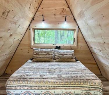 Stoneham Casa | Rustic Cabin in Maine Woods-The Beech
