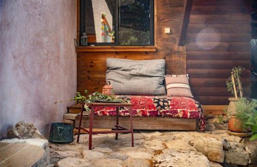 Kfar Hoshen Chalet De Esquí | Rustic Cabin in the Galilee with Pastoral Views