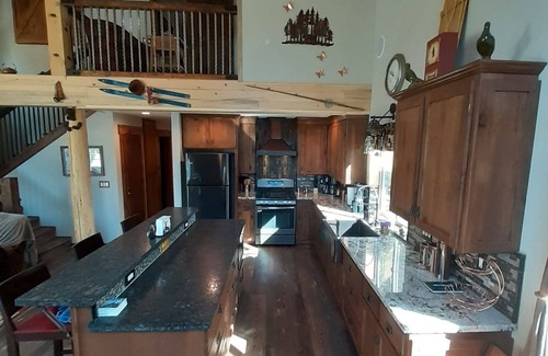 Big Creek Cabina | Rustic cabin in the Shaver/Huntington lake area