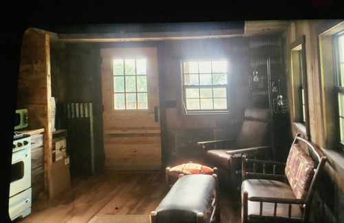 Sparta Cabina | Rustic Cabin on 7 Acres