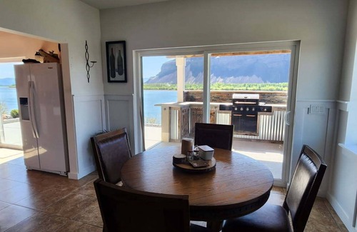 Beverly Casa | Rustic Cabin on the Columbia river.