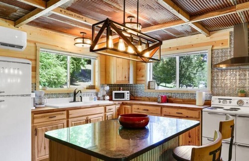 Marble Cabina | Rustic Cabin on the RIVER!