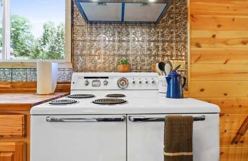 Marble Cabina | Rustic Cabin on the RIVER!