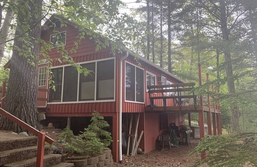 Three Lakes Cabina | Rustic Cabin Retreat