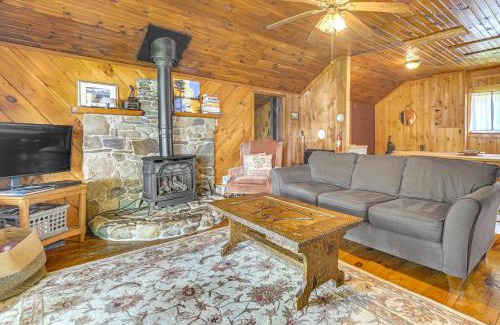 Rangeley Casa | Rustic Cabin Retreat on Rangeley Lake!