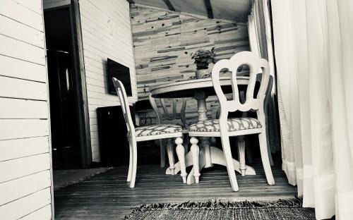 Underberg Casa | Rustic Cabin Sleepover