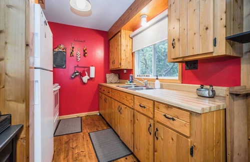 Tobermory Cabina | Rustic cabin w/ Games near Lake & National Park