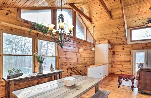 Canton Cabaña | Rustic Cabin w/ Mountain Views & Private Deck!