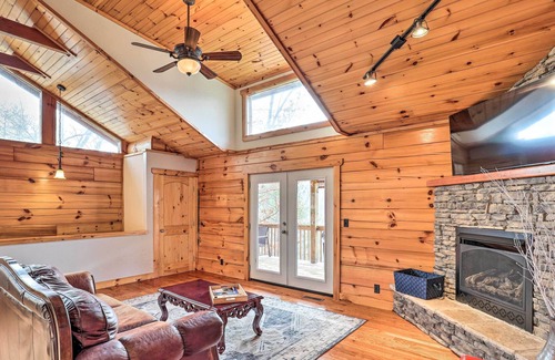 Canton Cabaña | Rustic Cabin w/ Mountain Views & Private Deck!