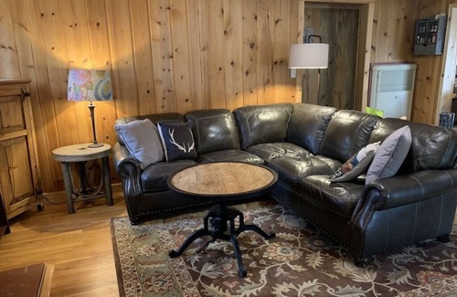 Granby Cabina | Rustic Cabin with Access to Lake Granby - Come Relax & enjoy Grand county!