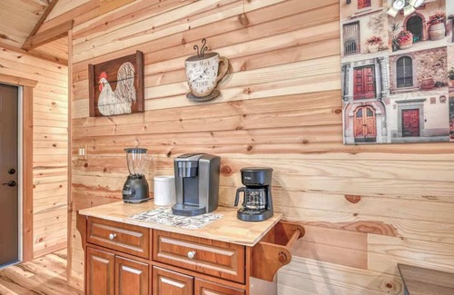Fredericksburg Cabina | Rustic Cabin With Firepit and Grill - 10 Mins to Main St