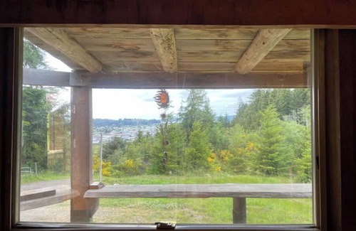 Bunker Hill Cabina | Rustic Cabin Wrap-around View