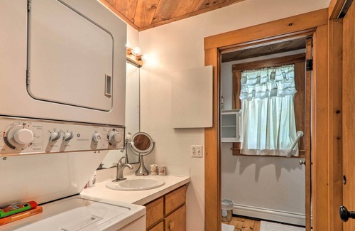 Pocasset Apartamento | Rustic Cape Cod Apt - 2 Blocks to the Beach!