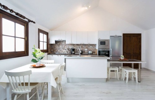 Los Realejos Casa | RUSTIC CASITA WITH HOT TUB