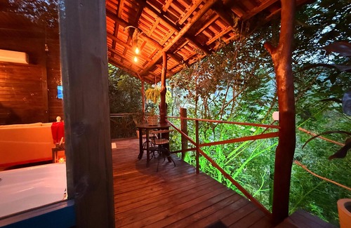 Camboriu Chalet De Esquí | Rustic chalet in the middle of the forest 14 km from Balneário Camboriú, super private.