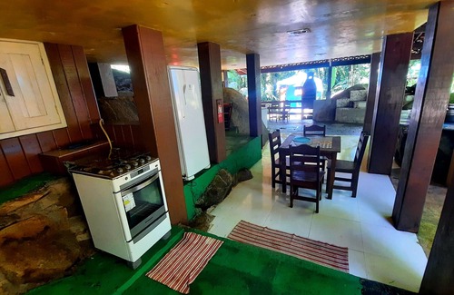 Mage Chalet De Esquí | Rustic Chalet within an Atlantic Forest.
