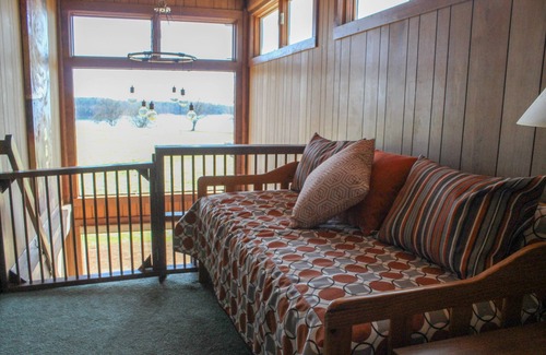 Anderson Casa | Rustic Charm on Lake Hartwell